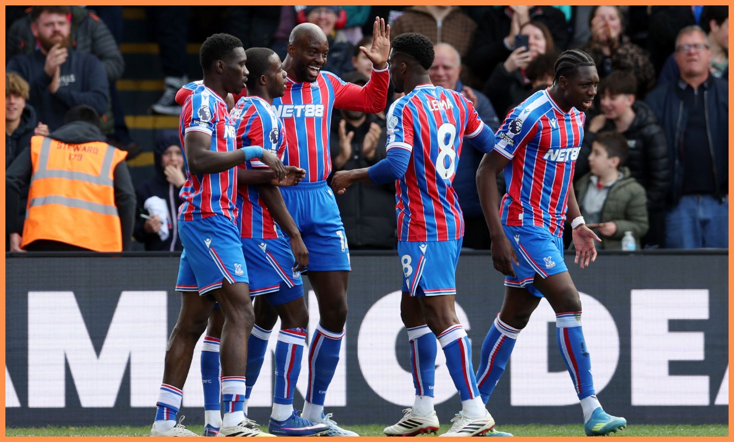 Jefferson Lerma and his Crystal Palace teammates