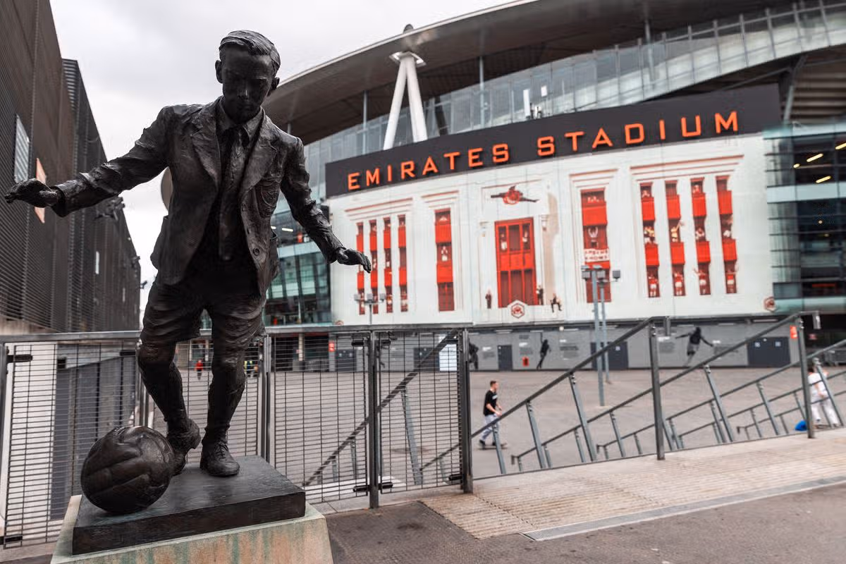 A statue of Ken Friar outside the Emirates Stadium