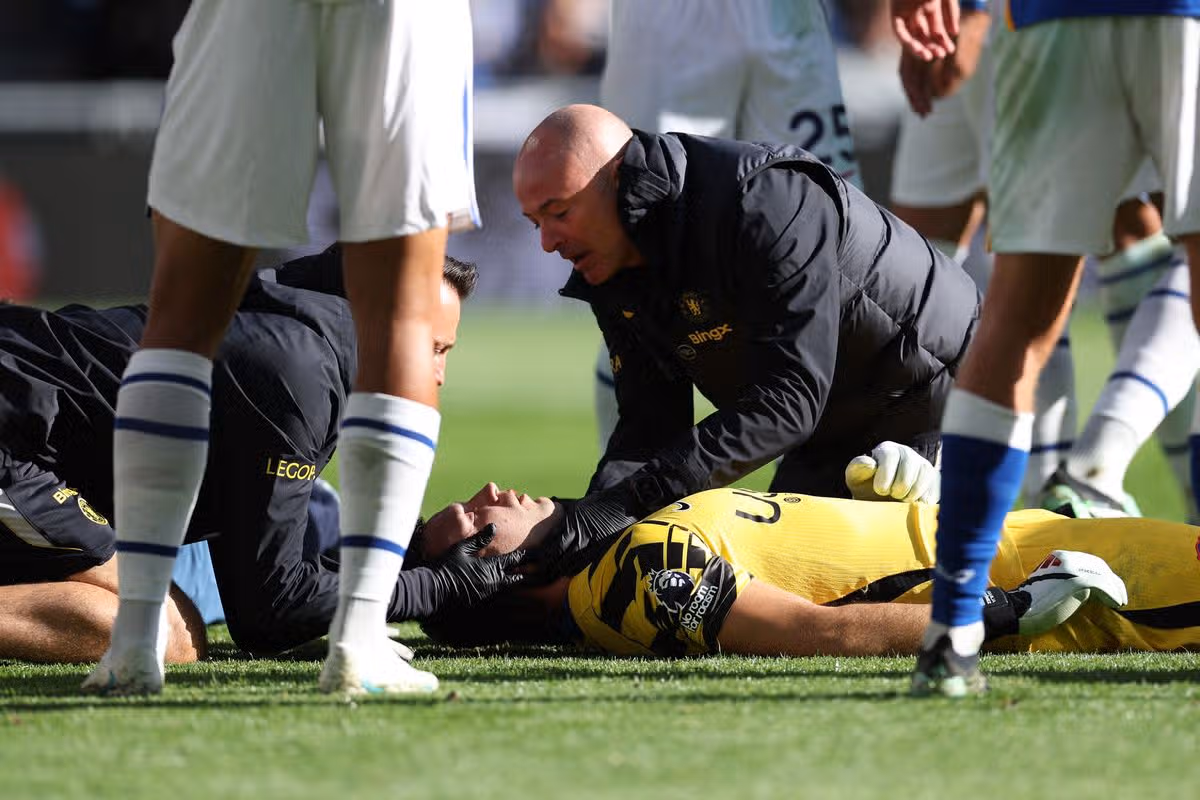Emiliano Martinez is receiving treatment