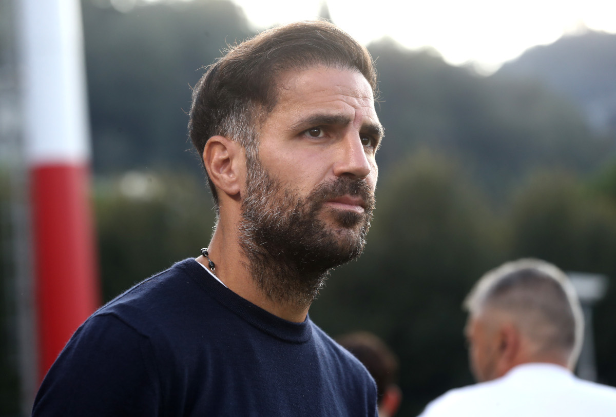 COMO, ITALY - SEPTEMBER 14: Cesc Fabregas, manager of Como 1907, watches the Serie A match between Como 1907 and Parma Calcio at Stadio Giuseppe Sinigaglia on September 14, 2026 in Como, Italy. (Photo by Marco Luzzani/Getty Images)