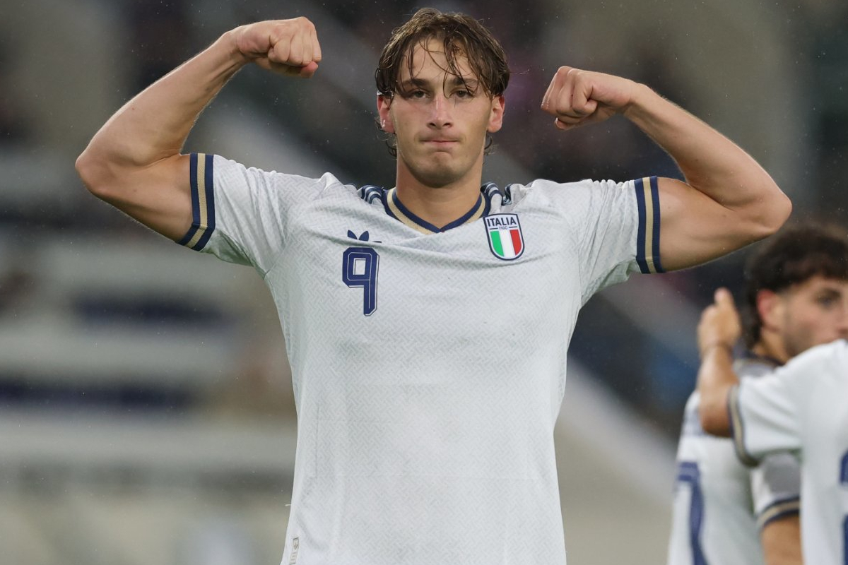 Francesco Pio Esposito celebrates Italy's goal against Luxembourg (@optapaolo)