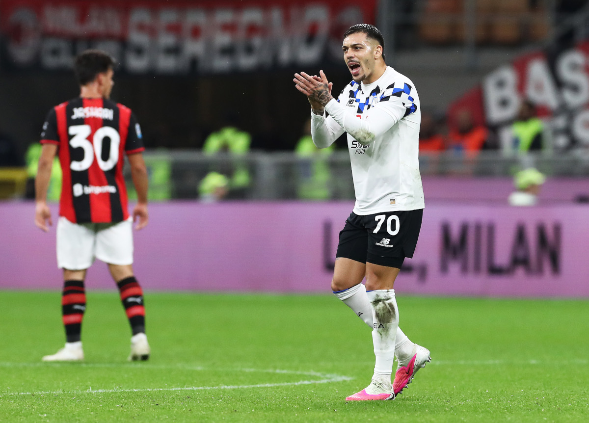 ITALY - OCTOBER 18: Gianluca Gaetano of Atalanta BC celebrates his team's second goal scored by Nikola Krstovic (not pictured) during the Serie A match between AC Milan and Atalanta BC at Stadio Giuseppe Meazza on October 18, 2026 in Italy. (Photo by Marco Luzzani/Getty Images)