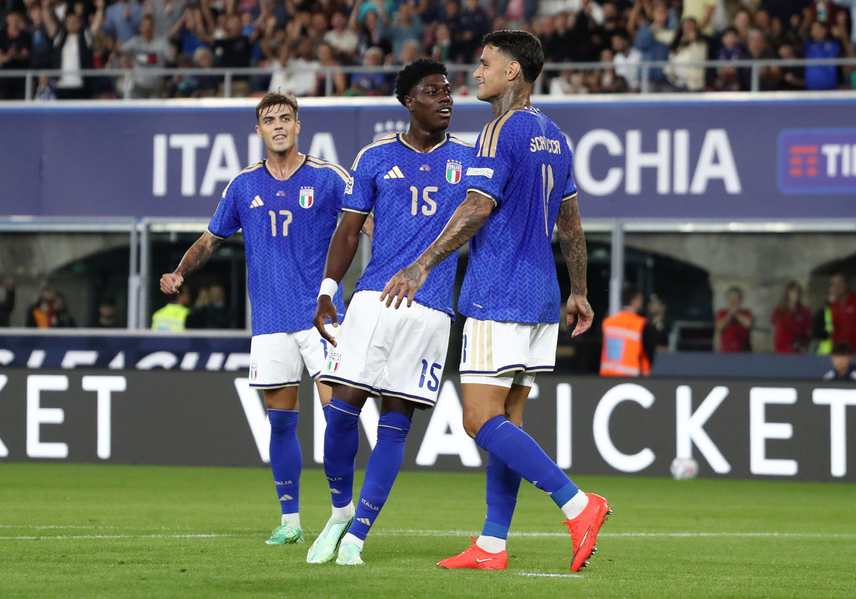 BOLOGNA - OCTOBER 05: Gianluca Scamacca of Italy celebrates scoring his team's first goal with Issa Doumbia and Daniel Maldini during the UEFA Nations League 2026/27 group stage match between Italy and Turkey at Renato Dall'Ara Stadium on October 05, 2026 in Bologna. (Photo by Marco Luzzani/Getty Images)