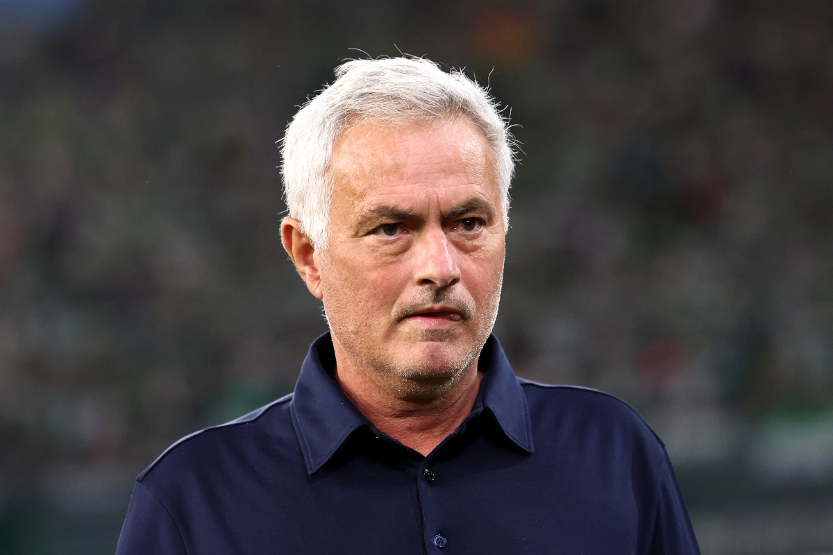 SEVILLE, SPAIN - SEPTEMBER 04: Real Madrid head coach Jose Mourinho looks on before the LaLiga EA Sports 2026/27 match between Real Betis Balompie and Real Madrid at Estadio La Cartuja on September 04, 2026 in Seville, Spain. (Photo by Fran Santiago/Getty Images)