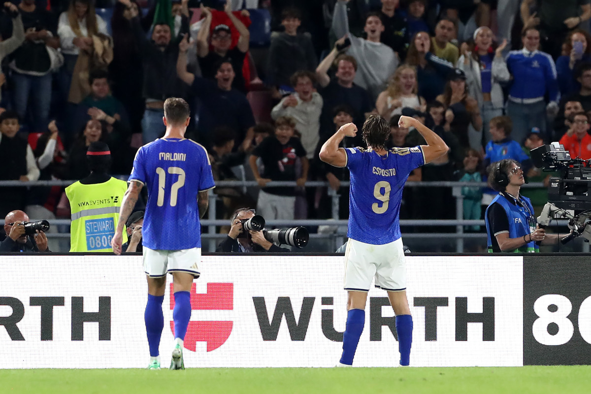 BOLOGNA - OCTOBER 05: Pio Esposito of Italy celebrates scoring his team's third goal during the UEFA Nations League 2026/27 group stage match between Italy and Turkey at Renato Dall'Ara Stadium on October 05, 2026 in Bologna. (Photo by Marco Luzzani/Getty Images)
