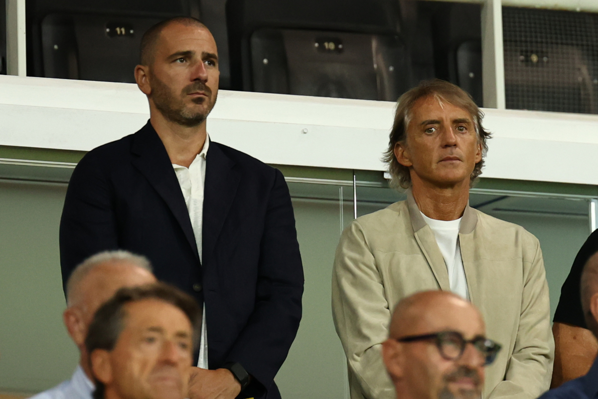 PARMA, ITALY - AUGUST 22: (L-R) Leonardo Bonucci and Roberto Mancini in action during the Serie A match between Parma Calcio and Cagliari Calcio at Stadio Ennio Tardini on August 22, 2026 in Parma, Italy. (Photo by Luca Amedeo Bizzarri/Getty Images)