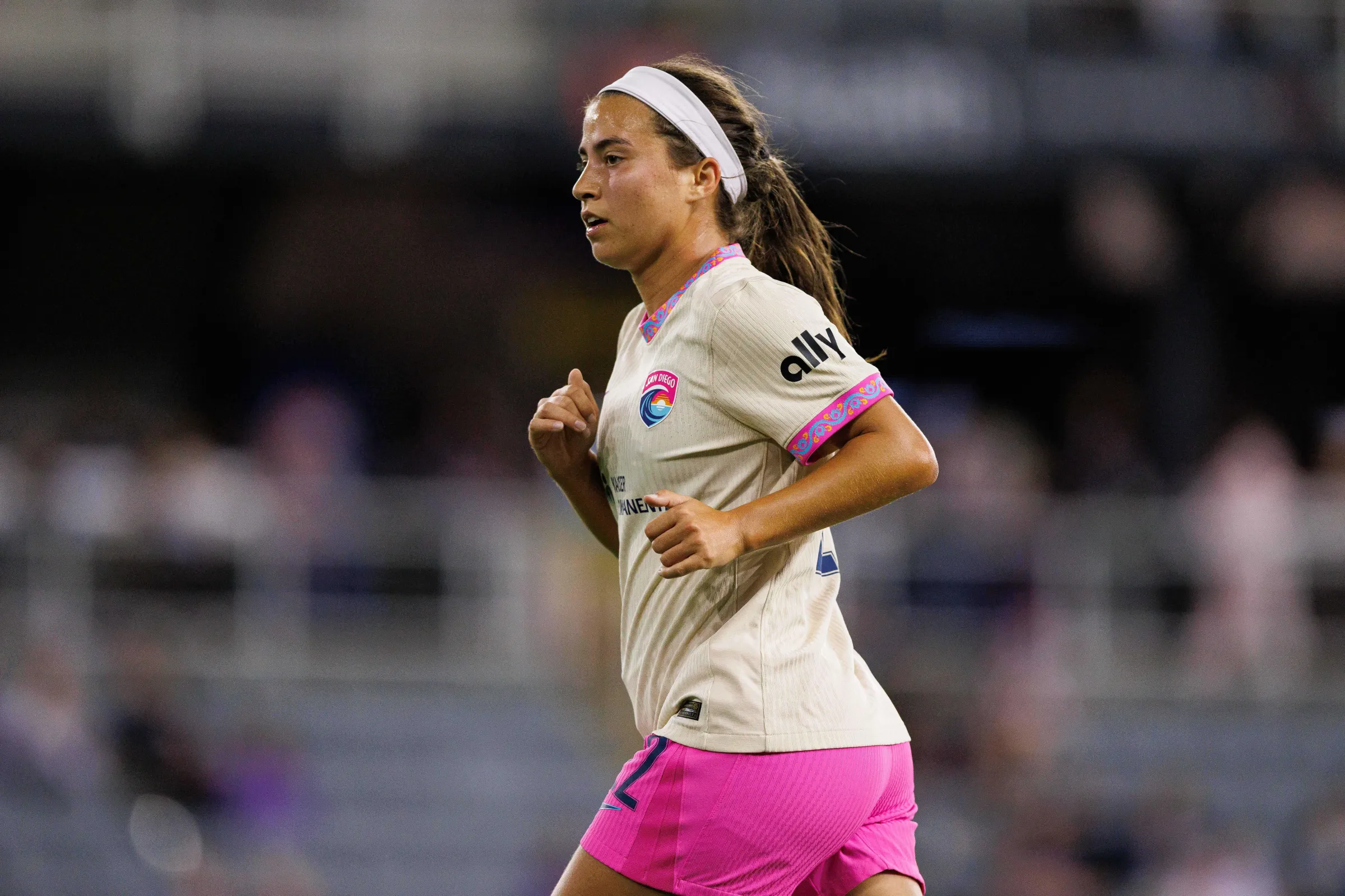 LOUISVILLE, KENTUCKY - SEPTEMBER 25: Lia Godfrey #22 of San Diego Wave FC runs down the field during the NWSL match between Racing Louisville FC and San Diego Wave FC at Lynn Family Stadium on September 25, 2026 in Louisville, Kentucky. (Photo by Jordan Prather/NWSL via Getty Images)